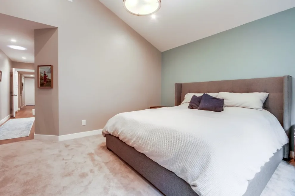 La Jolla Kitchen, Bathroom, and Master Suite Renovation by DM Hultenius Corporation - Photo 13