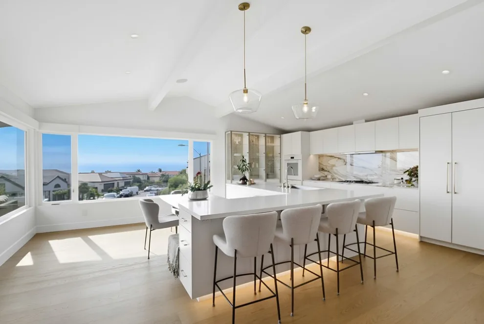 La Jolla Complete Home Renovation by DM Hultenius Corporation - Photo 19