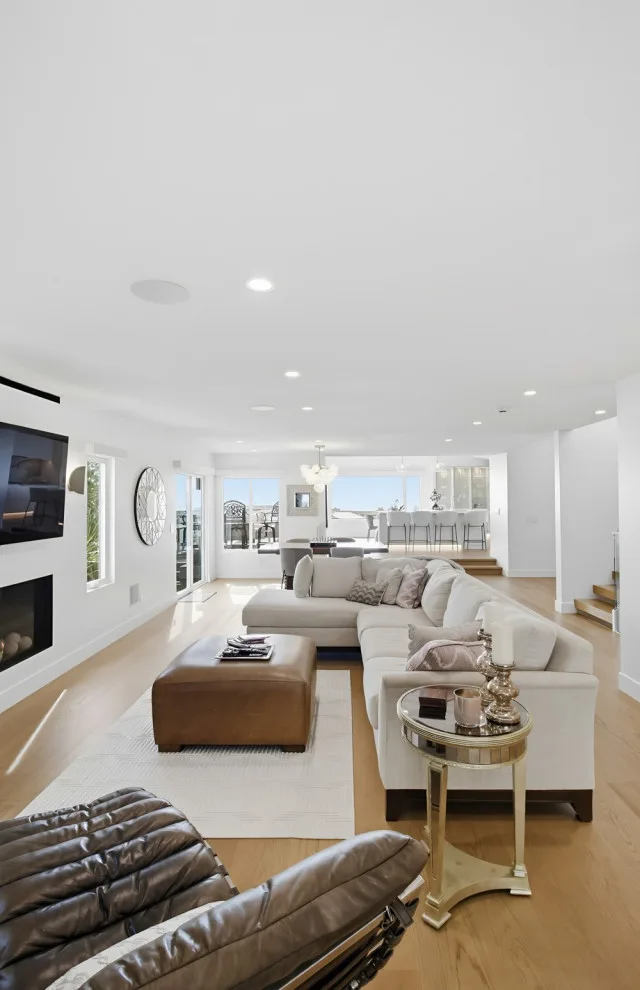 La Jolla Complete Home Renovation by DM Hultenius Corporation - Photo 37