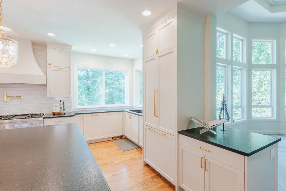 Upscale Kitchen Renovation in Lake Oswego by Lamont Bros. Design & Construction - Photo 8