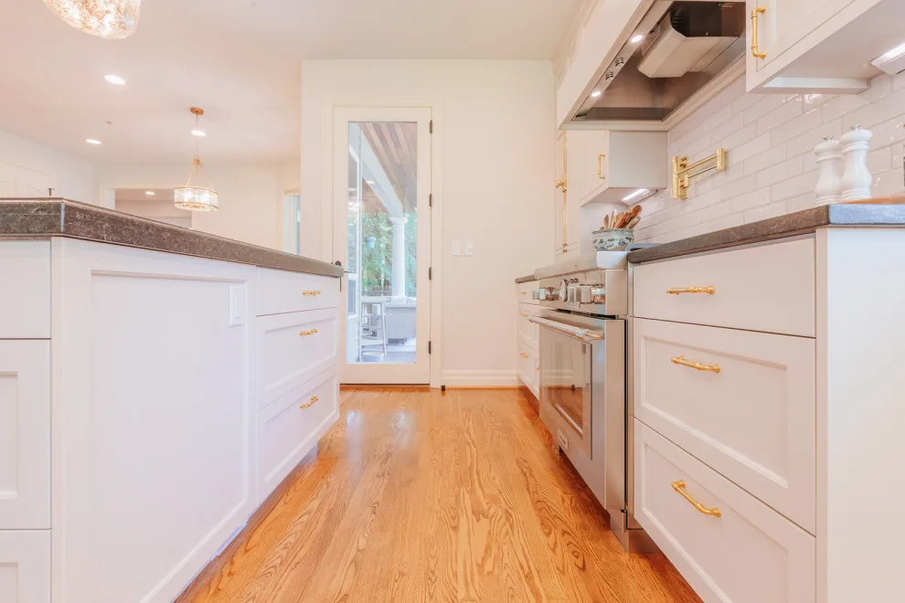 Upscale Kitchen Renovation in Lake Oswego by Lamont Bros. Design & Construction - Photo 4