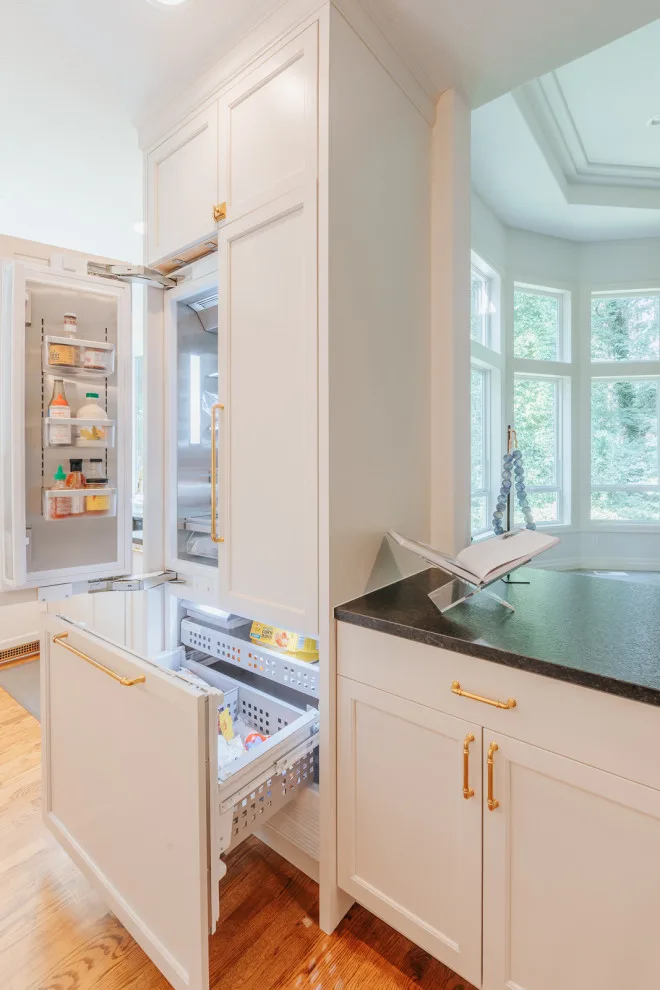 Upscale Kitchen Renovation in Lake Oswego by Lamont Bros. Design & Construction - Photo 16
