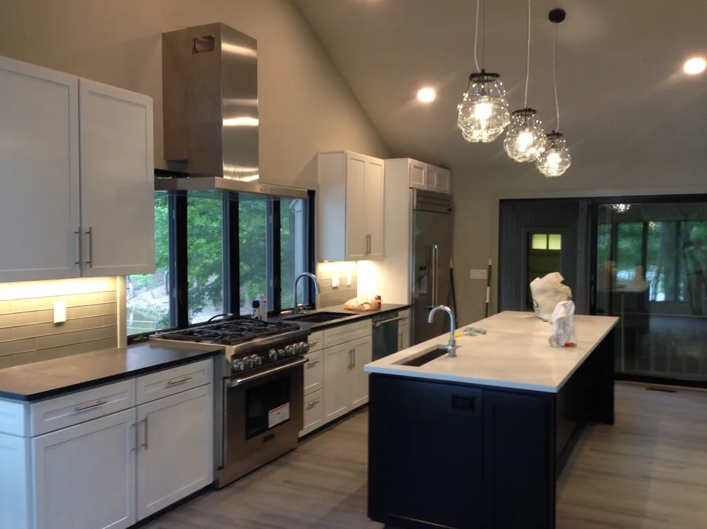 Pineda Lake Modern by Hughes Design And Construction, Inc. - Photo 2