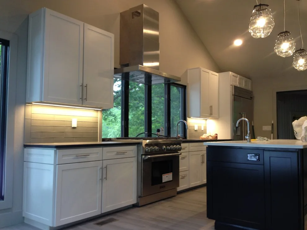 Pineda Lake Modern by Hughes Design And Construction, Inc. - Photo 3