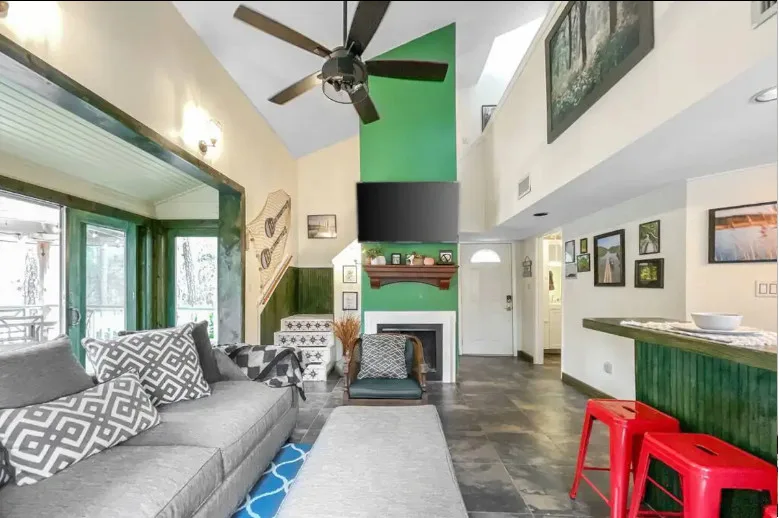 Lake Livingston Cottage Getaway by Leisure Blvd - Photo 14