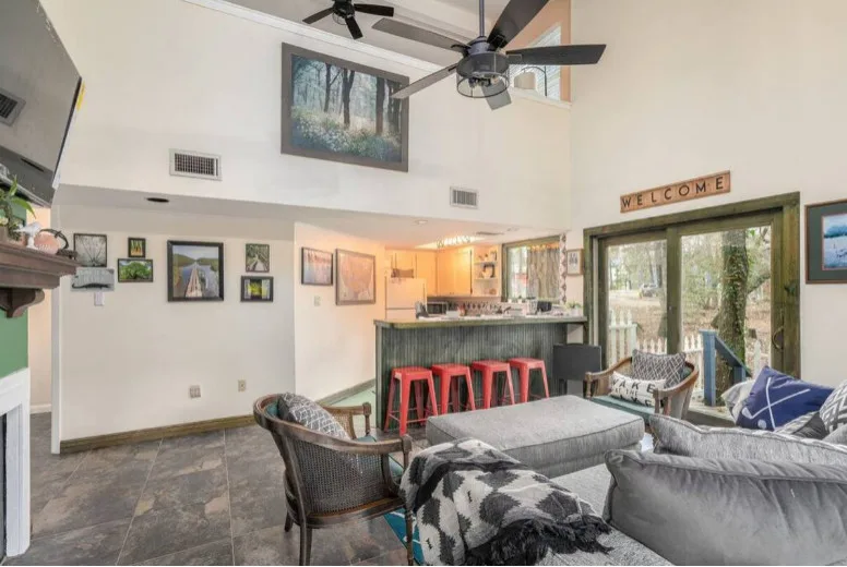 Lake Livingston Cottage Getaway by Leisure Blvd - Photo 13