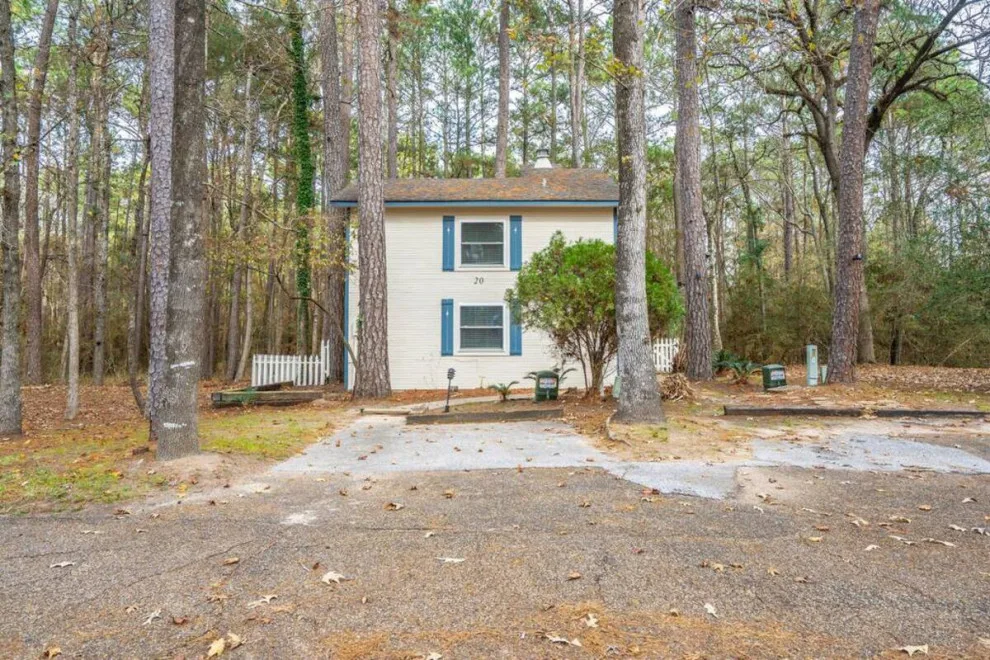 Lake Livingston Cottage Getaway by Leisure Blvd - Photo 9