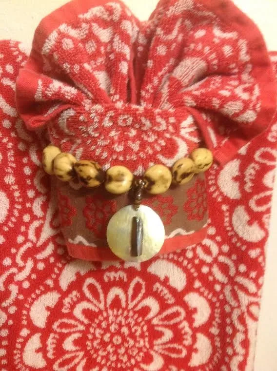 Bespoke Accessories by Designs By MDM Hawaii - Photo 9