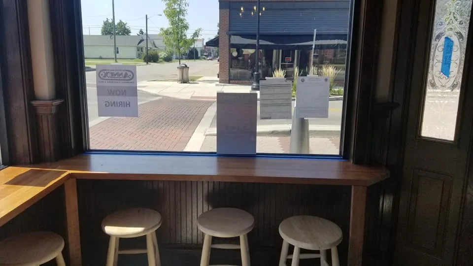 Dining Establishment by Crews Professional Building - Photo 8