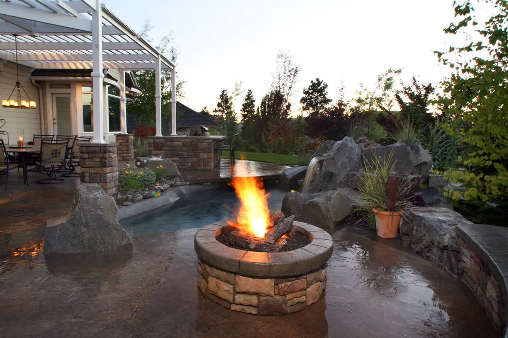 Comfortable Outdoor Patio by Coppercreek Landscaping - Photo 5