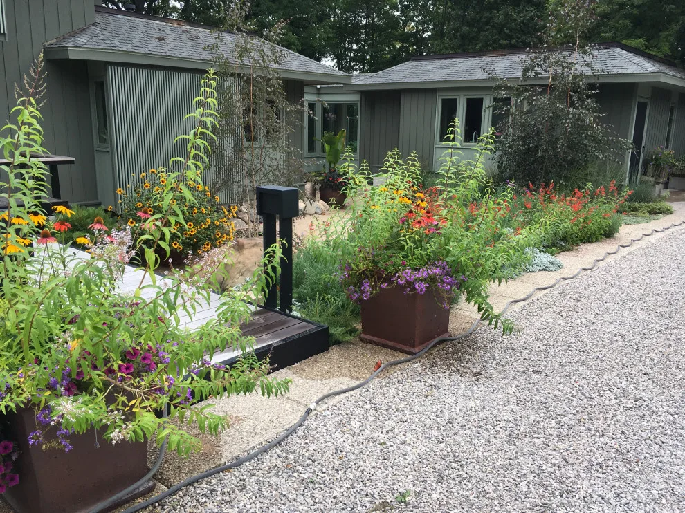 Glen Arai, Redefined by Cre Woodard, Landscape Design And Construction - Photo 5