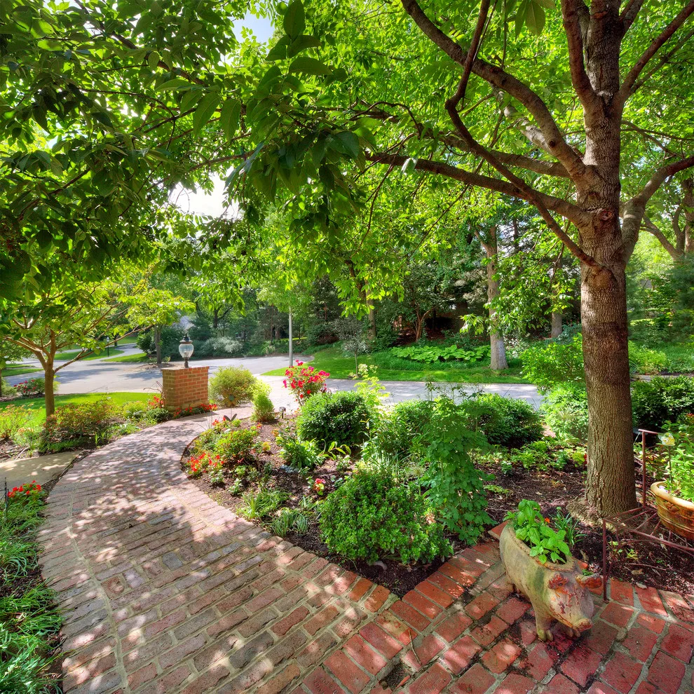 Creative Outdoor Spaces - Photo 9