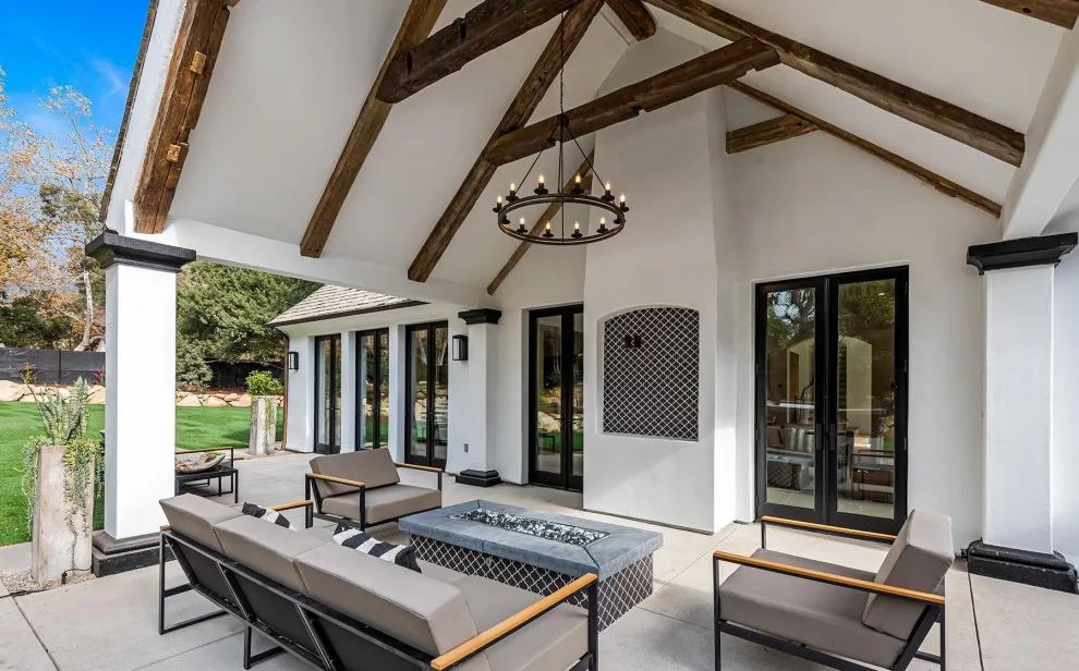 Contemporary California Estate Garden by Loom + Leaf Outdoor - Photo 6