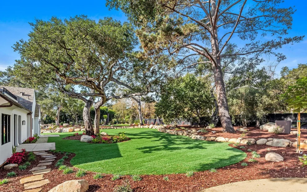 Contemporary California Estate Garden by Loom + Leaf Outdoor - Photo 20