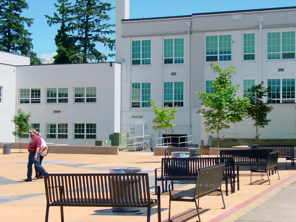 Roseburg Secondary School by Schlesinger + Associates LLC - Photo 7