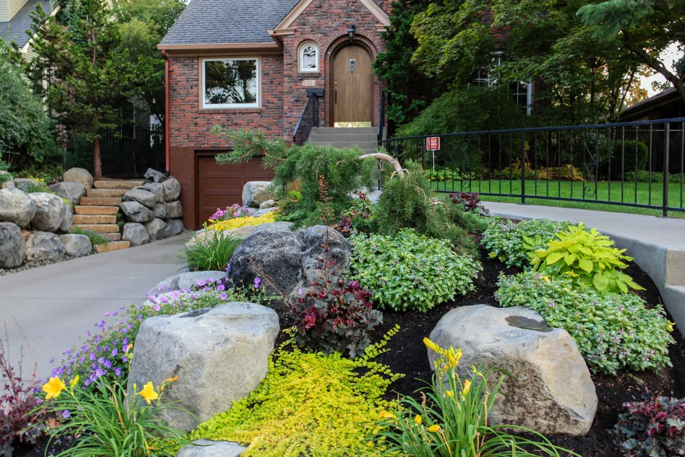 Canon Hill Entranceway by Pacific Garden Design - Photo 29