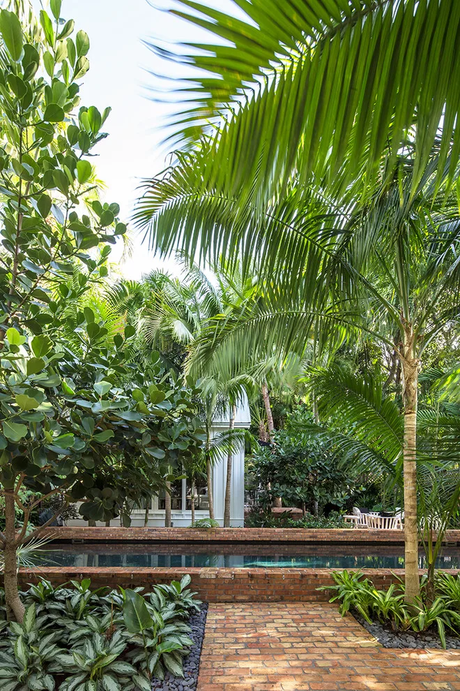 Traditional Key West by Craig Reynolds Landscape Architecture - Photo 17