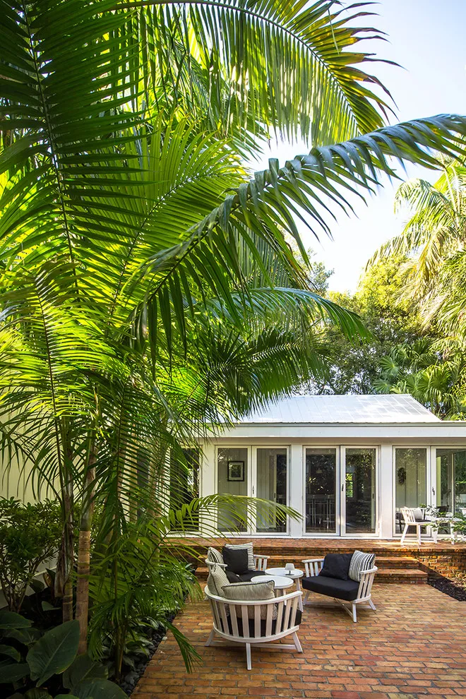 Traditional Key West by Craig Reynolds Landscape Architecture - Photo 15