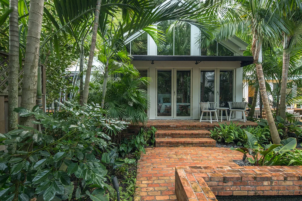 Traditional Key West by Craig Reynolds Landscape Architecture - Photo 16