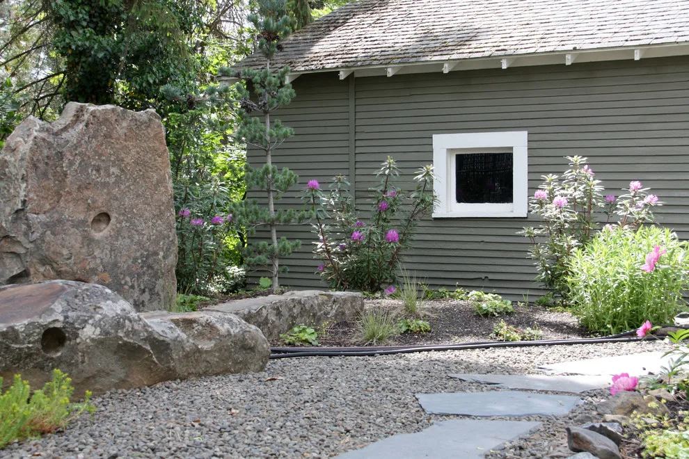 Modern Cliff Park by Pacific Garden Design - Photo 13