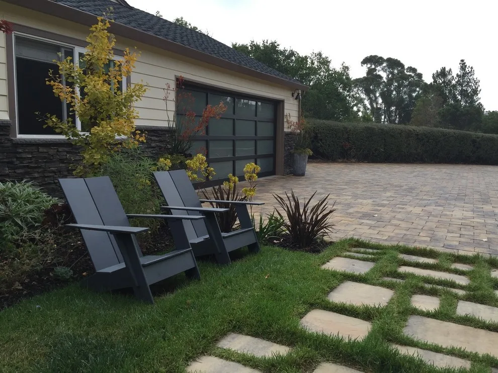 Modern Hilltop by Haven Home And Garden Design - Photo 5
