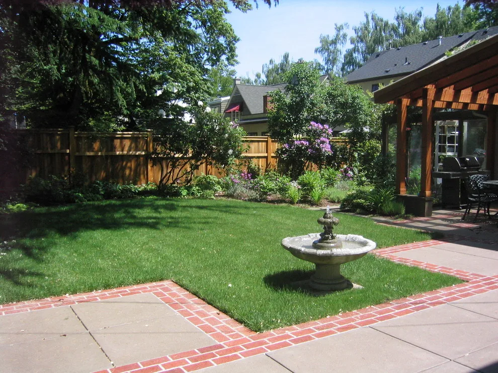 Patio Garden by Lovinger Robertson Landscape Architects - Photo 2
