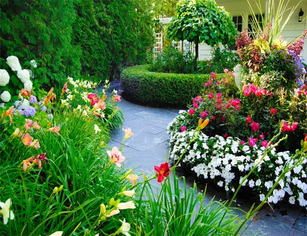 Elegant Garden and Property Care by Landscape Logic - Photo 2