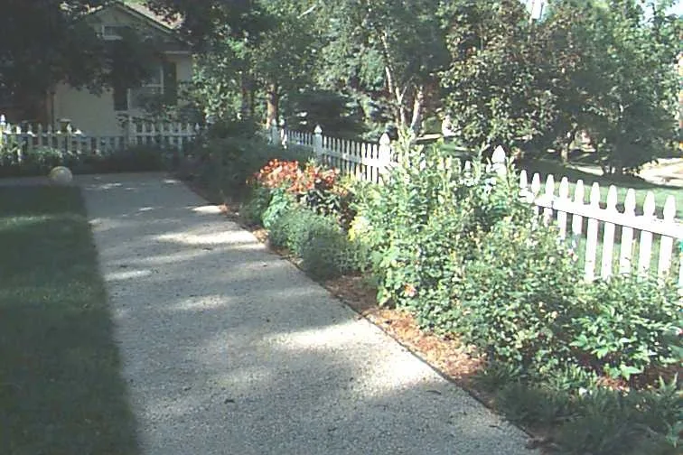 Elegant Garden by English Landscape LLC - Photo 3