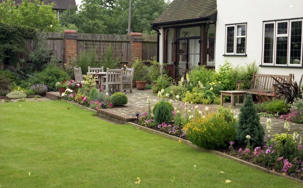 Garden Enthusiasts' Haven by English Landscape LLC - Photo 4