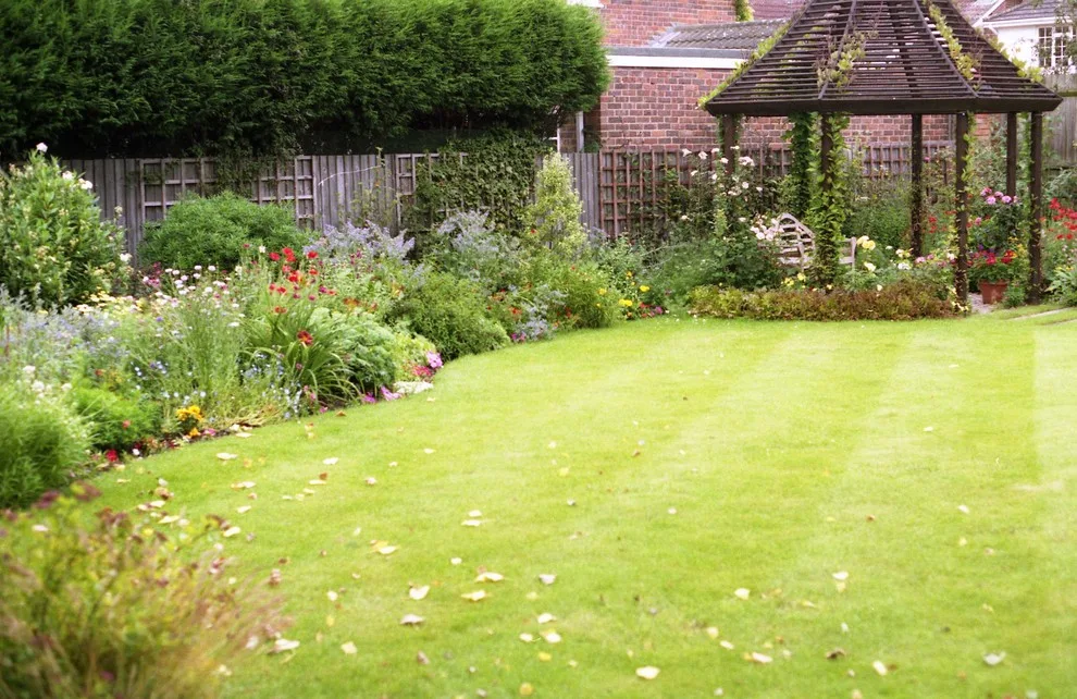 Garden Enthusiasts' Haven by English Landscape LLC - Photo 2