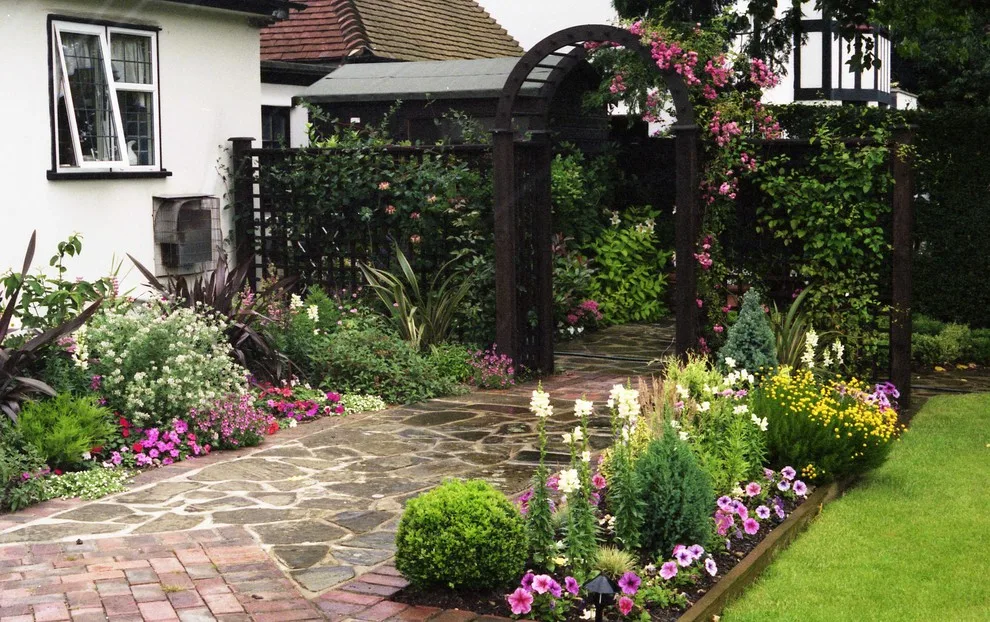 Garden Enthusiasts' Haven by English Landscape LLC - Photo 3