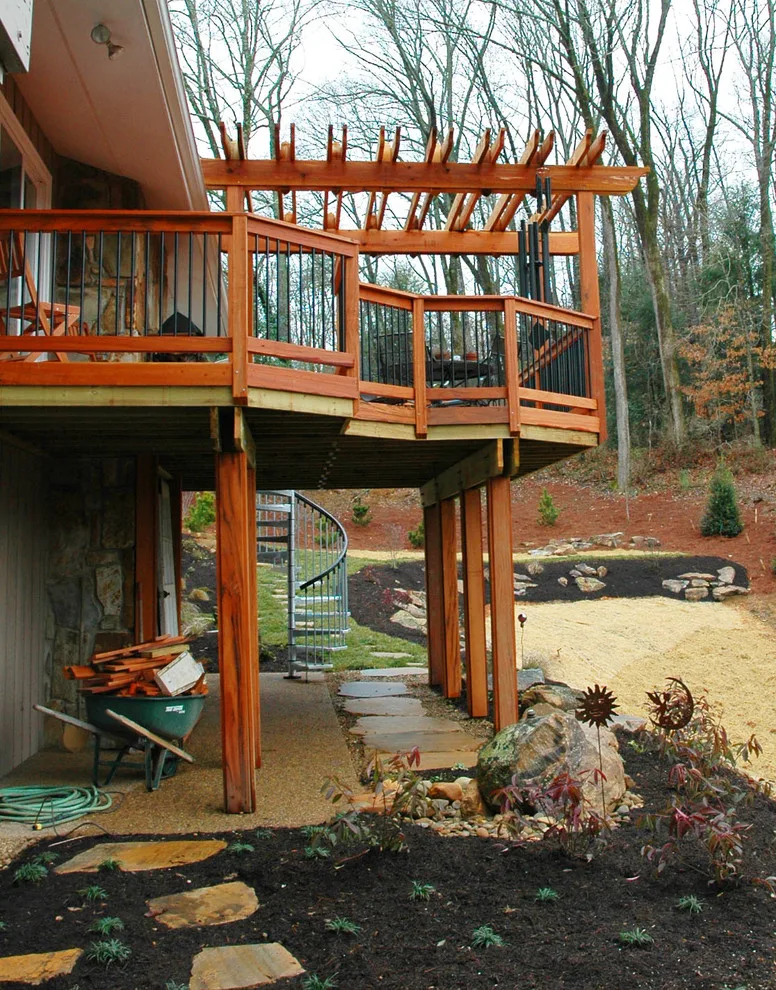 Hamilton home by Garry Menendez Landscape Architecture - Photo 2