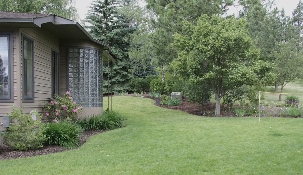 Contemporary Hangman Valley by Pacific Garden Design - Photo 9