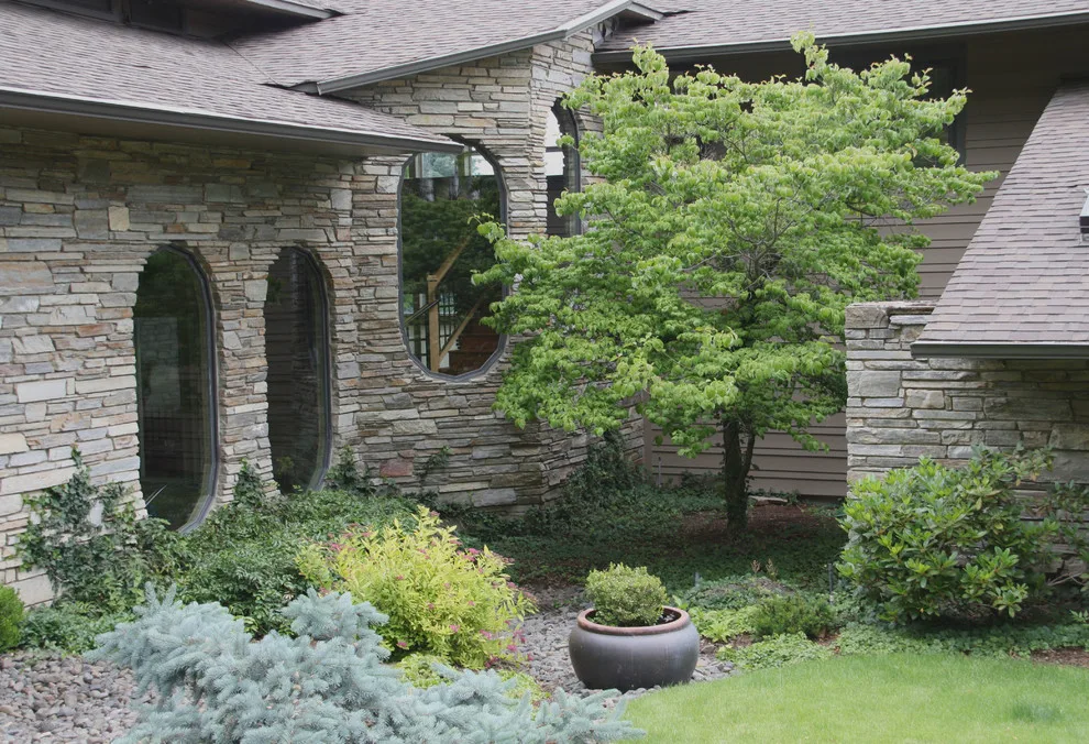 Contemporary Hangman Valley by Pacific Garden Design - Photo 3