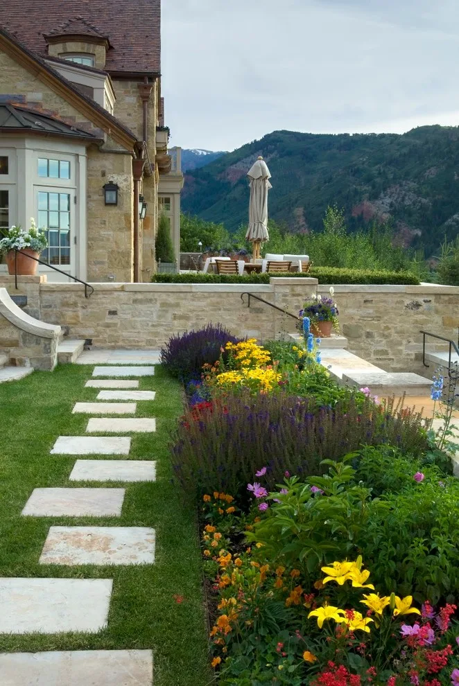 Elevated Garden Terrace by Design Workshop, INC. - Photo 3