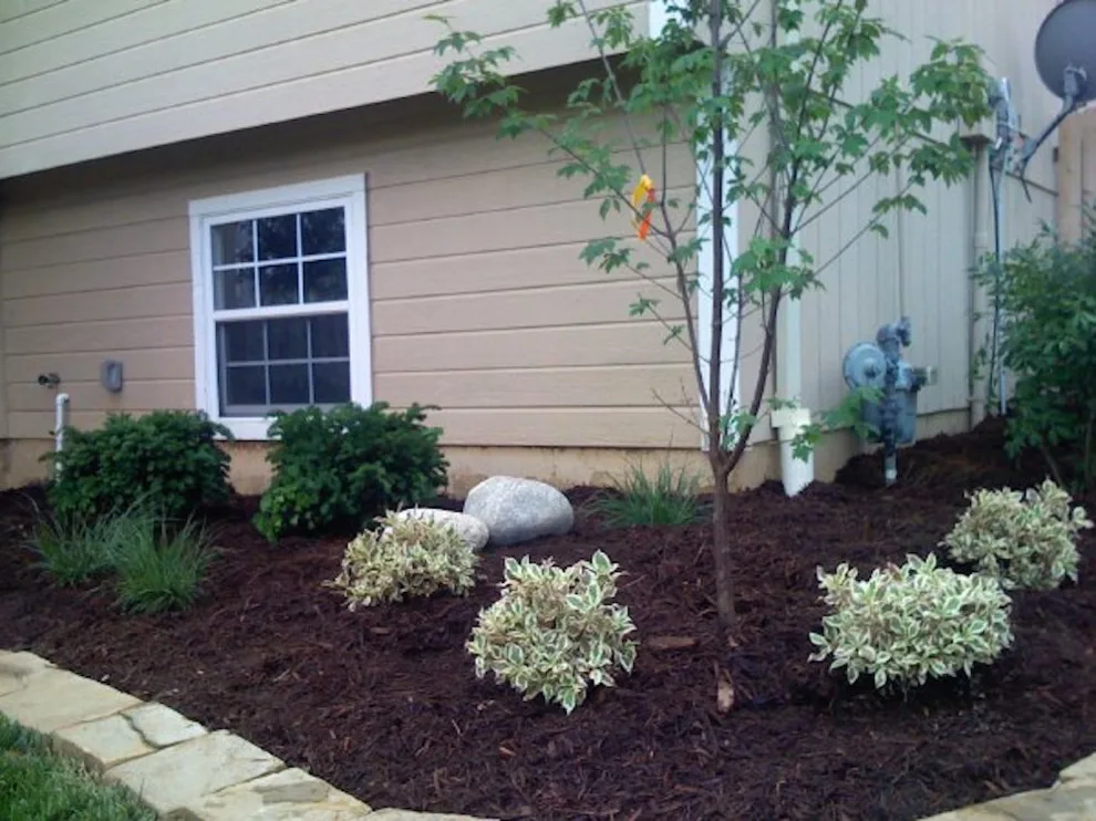 E Z Lawn And Landscape, LLC - Photo 8