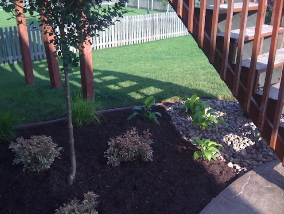 E Z Lawn And Landscape, LLC - Photo 12