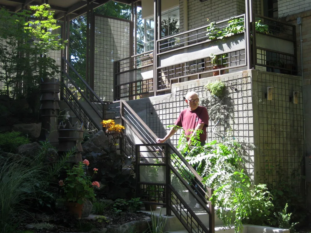 Architectural Garden by Barbara Safranek Landscape Design - Photo 6