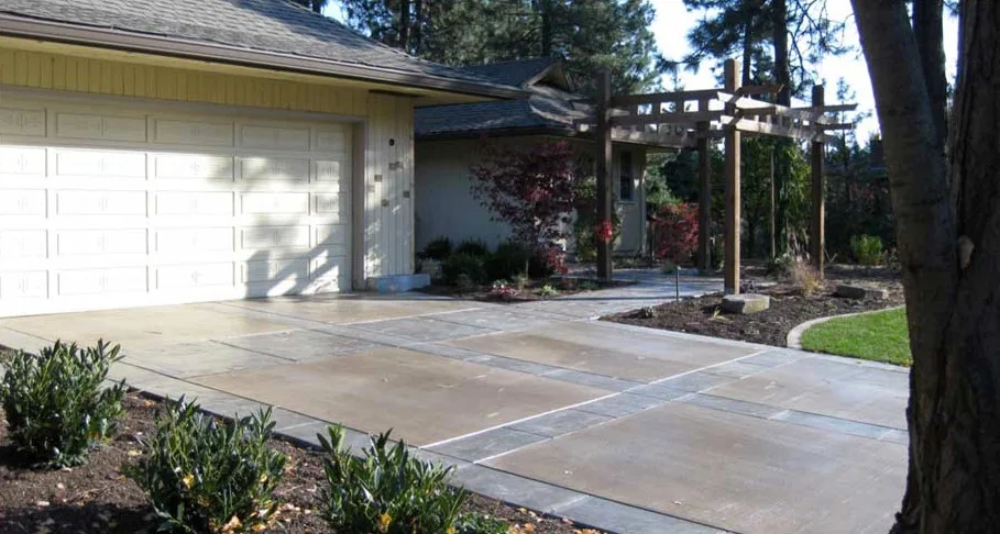 Engaging Hardscapes by Barbara Safranek Landscape Design - Photo 4