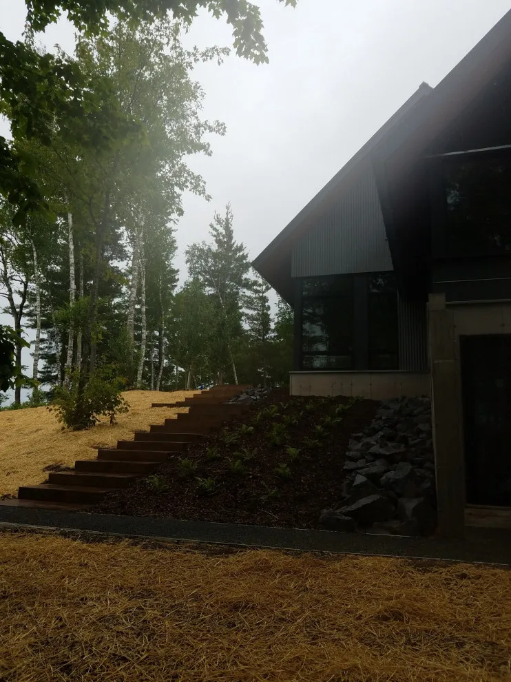 Wisconsin Lakehouse in Oakland by Bella Terra Landscape Design - Photo 2