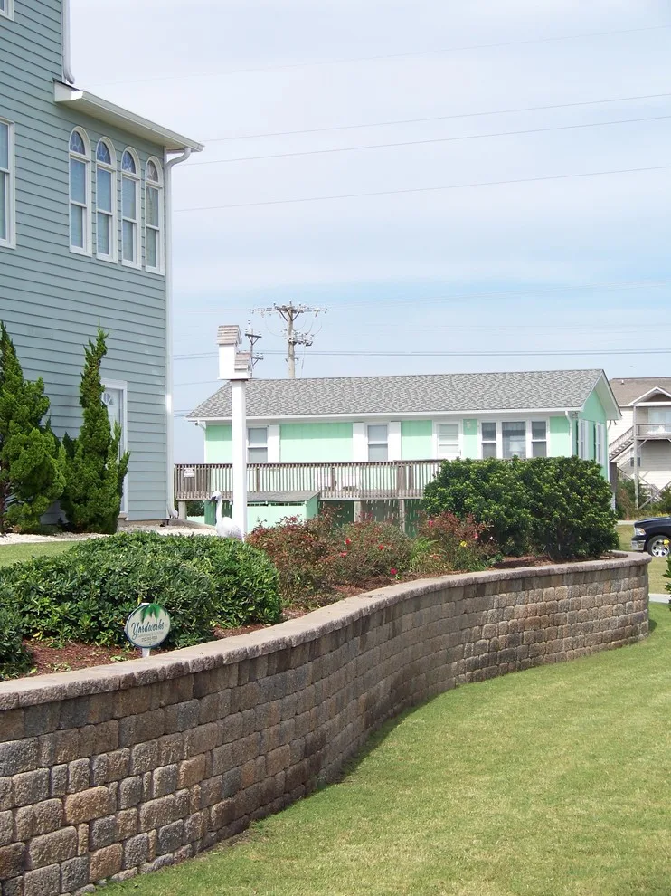 Emerald Isle - Coastal retaining wall, pathway, and driveway by Yardworks, Inc. - Photo 7
