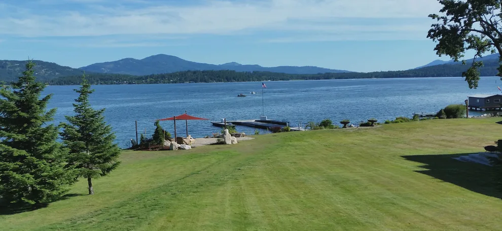 Pend Oreille Outdoor Space by Pacific Garden Design - Photo 6