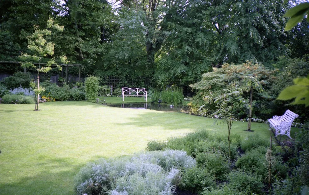A renovated garden by English Landscape LLC - Photo 2