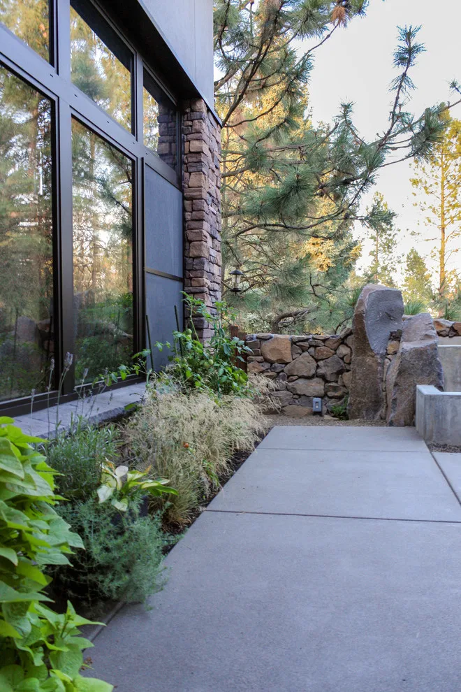 South Hill Energy-Efficient Home by Pacific Garden Design - Photo 19