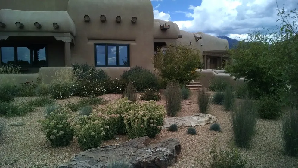 Taos Water-Efficient Landscaping by Taos Landscaping - Photo 10