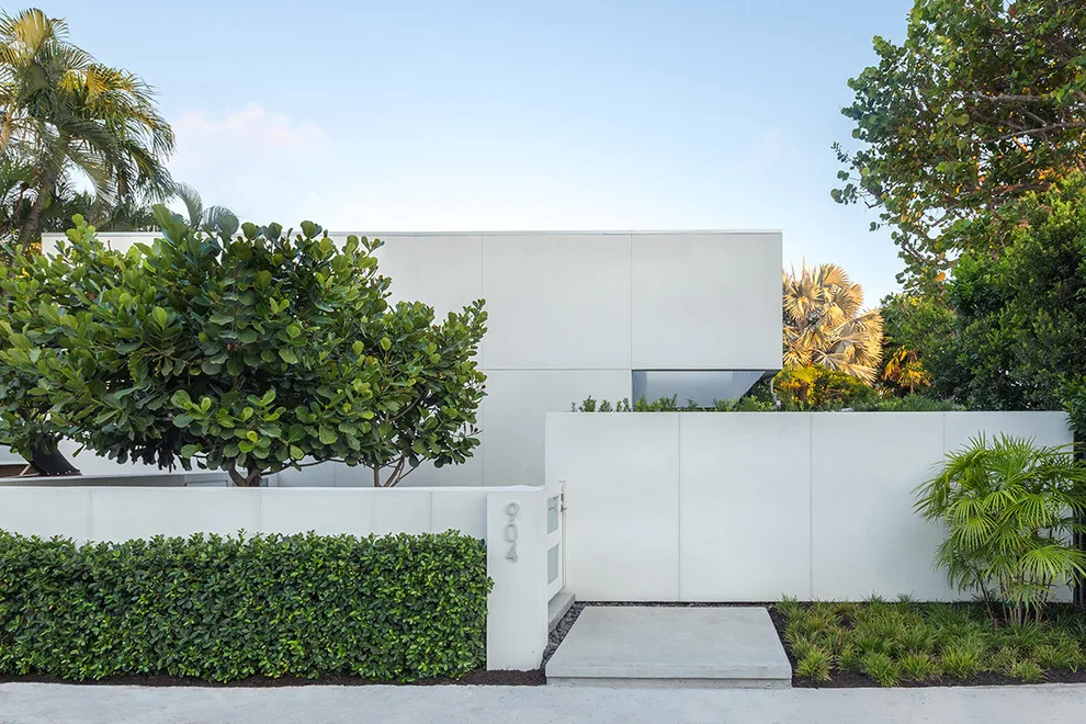 Tropical Simplicity by Craig Reynolds Landscape Architecture - Photo 11