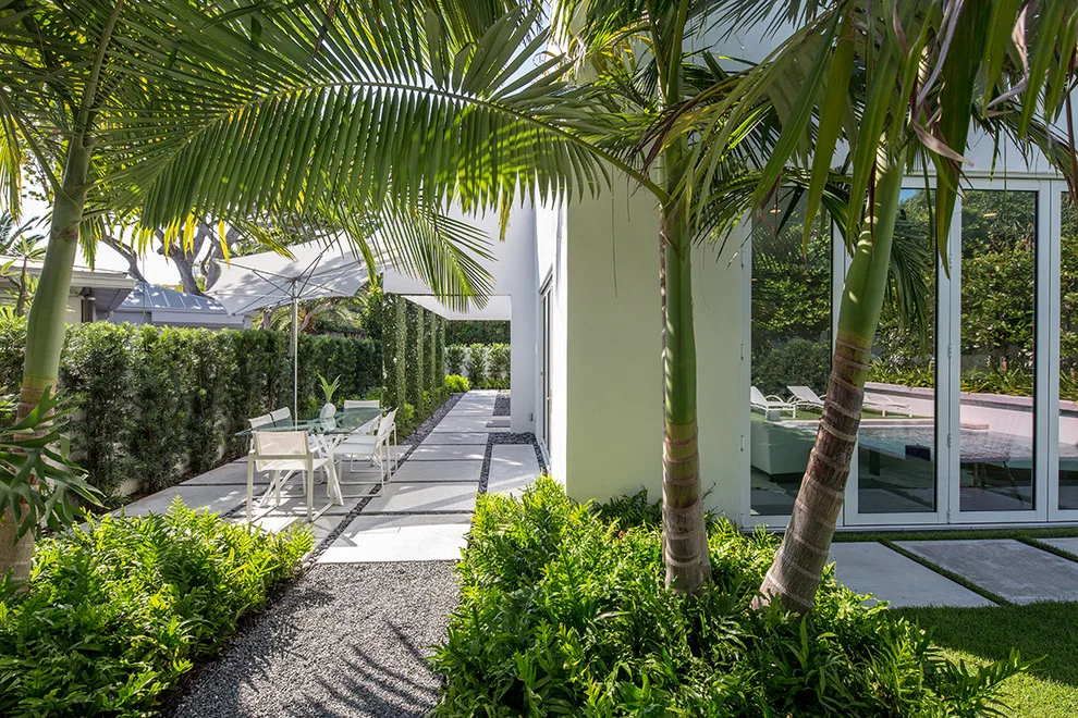 Tropical Simplicity by Craig Reynolds Landscape Architecture - Photo 9