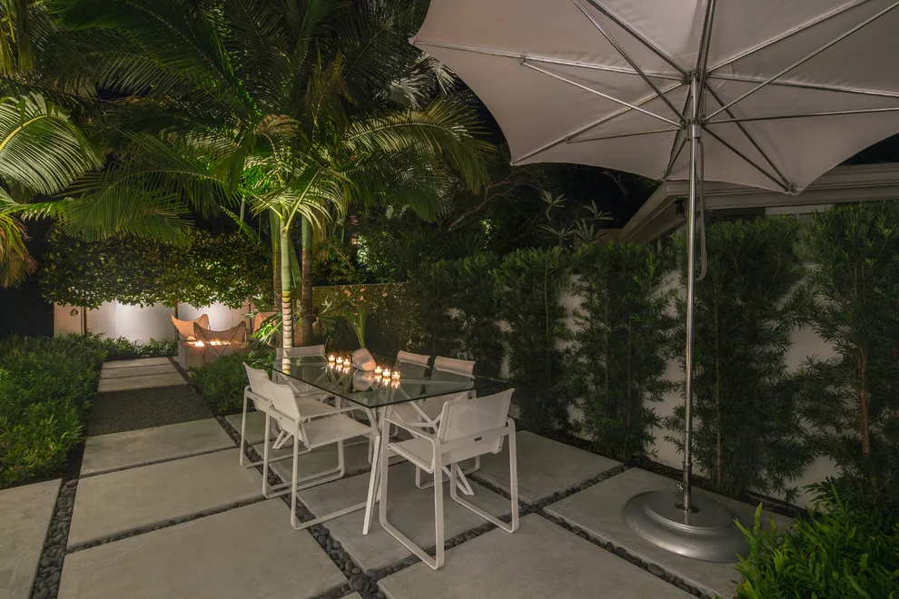 Tropical Simplicity by Craig Reynolds Landscape Architecture - Photo 2