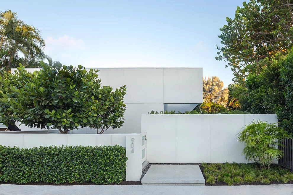 Tropical Simplicity by Craig Reynolds Landscape Architecture - Photo 15