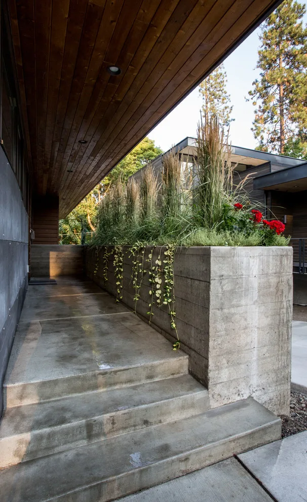 City Life on Denver Street by Coppercreek Landscaping - Photo 3
